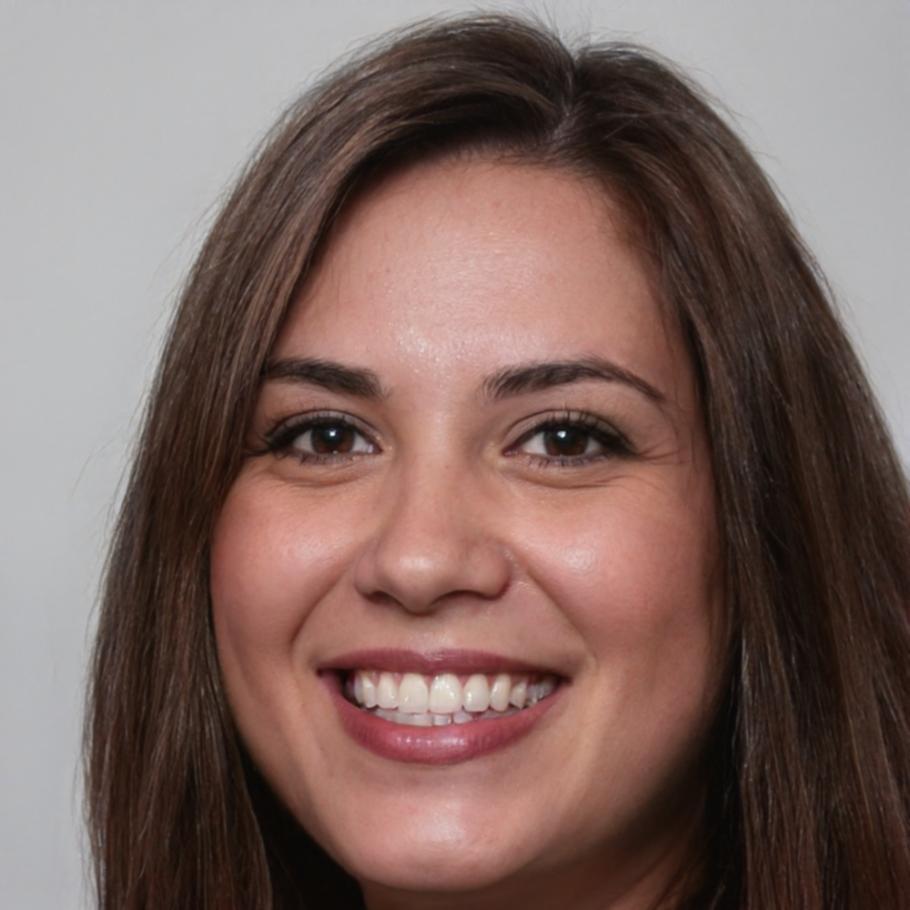 Laura Mendoza, instructora de finanzas personales